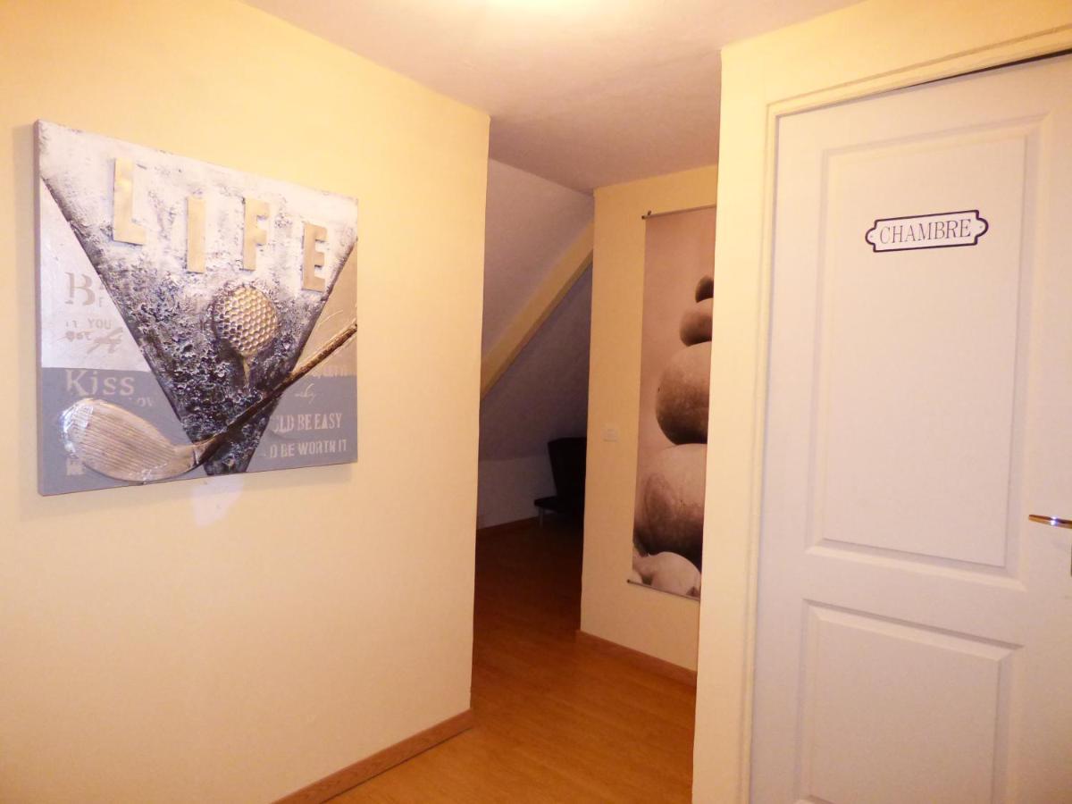 Les Petites Brosses Bed & Breakfast Montbizot Bagian luar foto